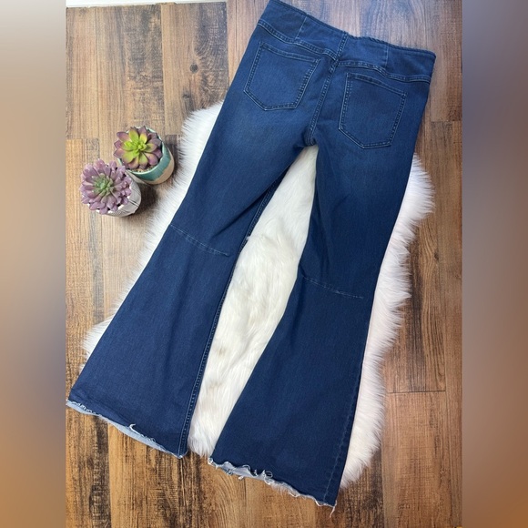 We The Free FREE PEOPLE PENNY PULL-ON FLARE JEANS Echo Blue Size 29 - Picture 7 of 9